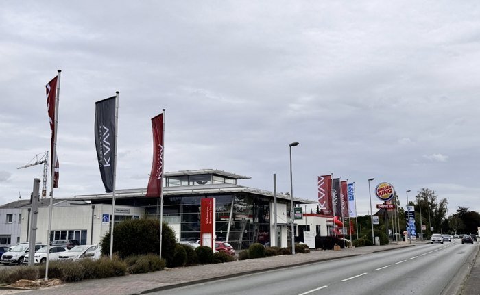 KAVA Automobile – Ansicht des Autohauses von der Roermonder Straße